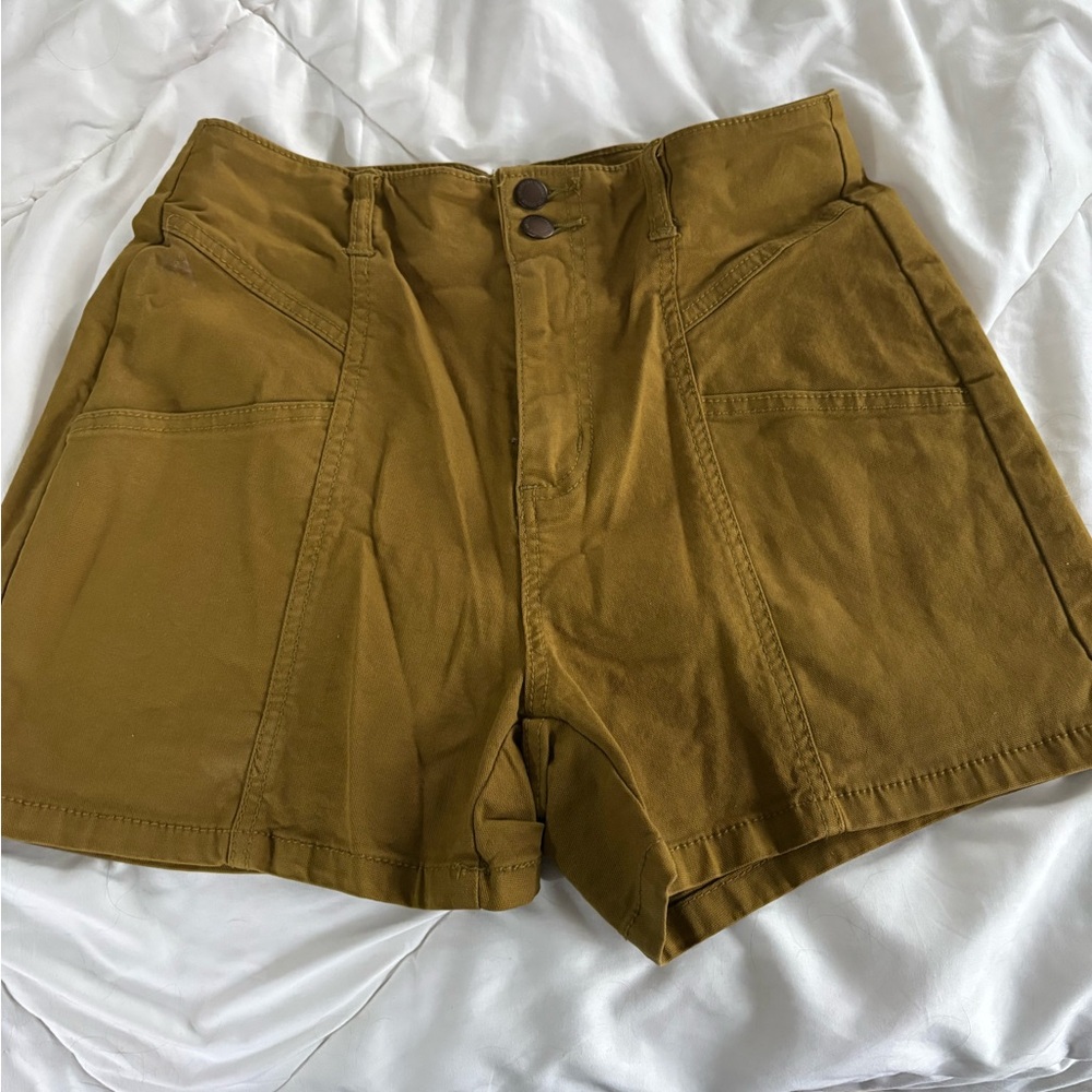 Universal Thread Women's Tan Shorts